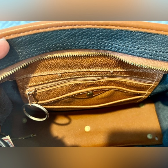 🧡 Vintage Dooney & Bourke Navy & Tan Pebbled Leather Satchel 🧡 - Picture 12 of 12